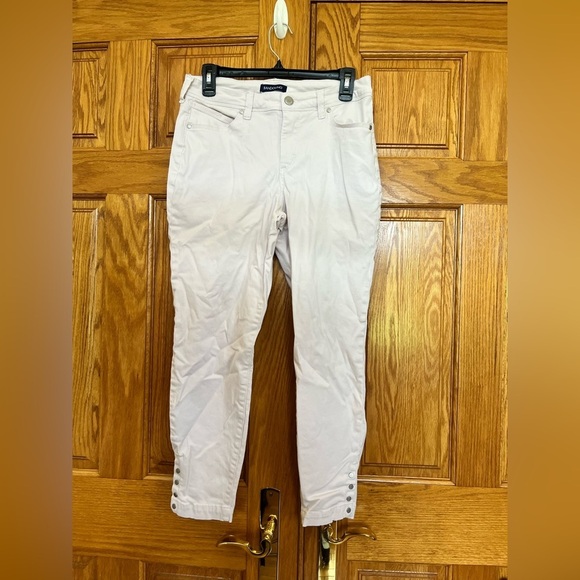 Bandolino Pants - Bandolino - Lisbeth Cropped Pants